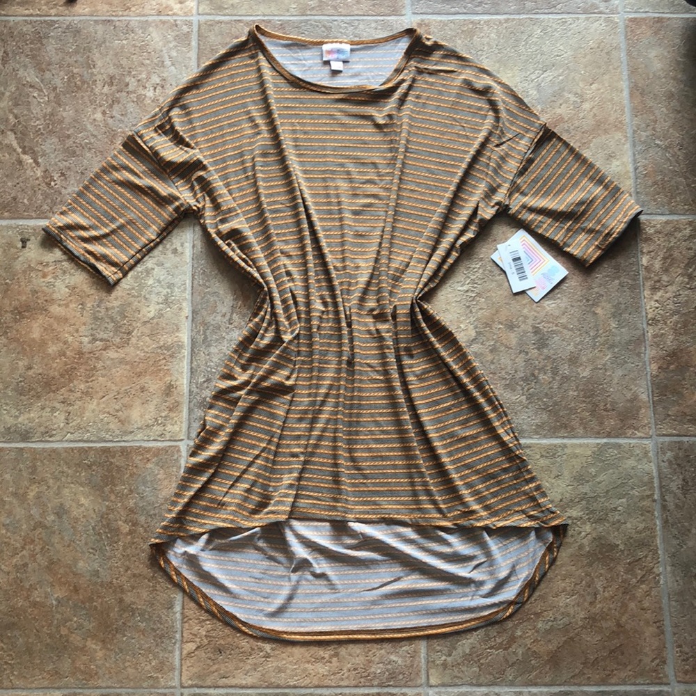 NWT Irma Patterend Striped Top Lularoe